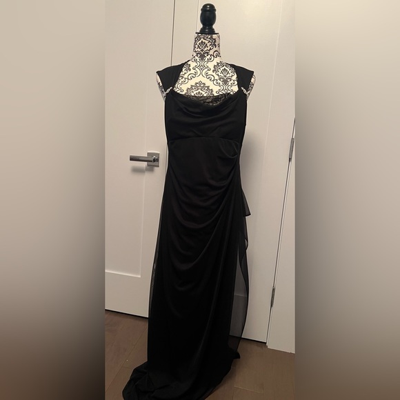 Scarlett Nite, black formal dress, size: 14 - Picture 3 of 3